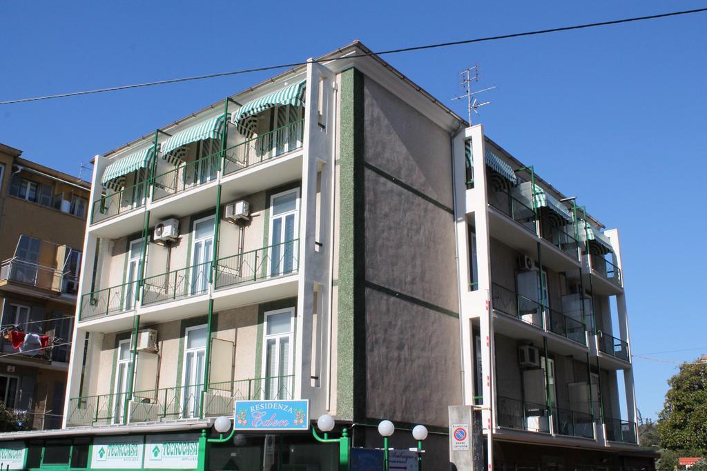 House Betty By Holiday World Albisola Superiore Zewnętrze zdjęcie